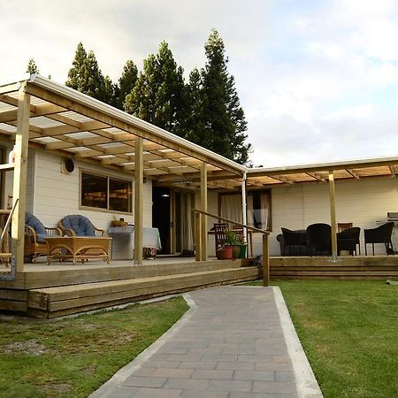 Tony'S Lodge Турангі Екстер'єр фото